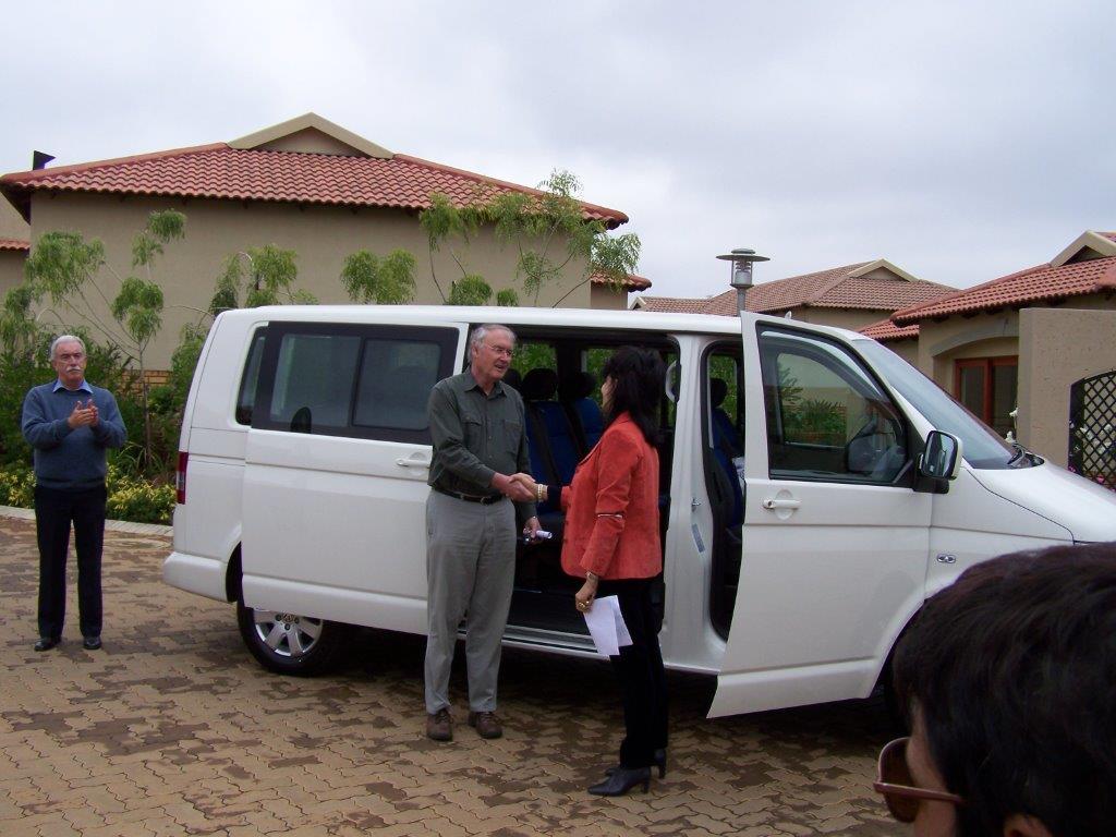 Handover of Combi / Oorhandiging van Kombi